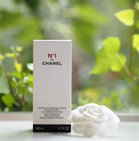 red camellia de Chanel